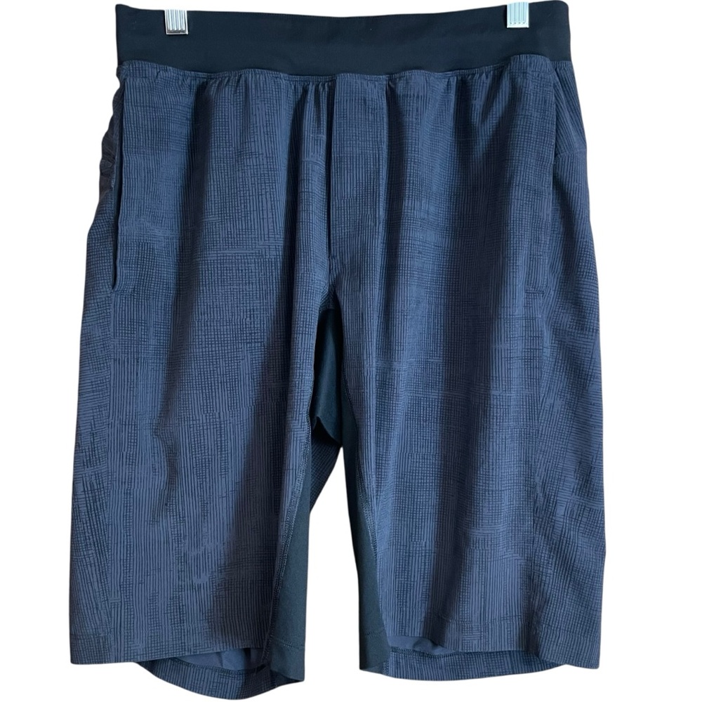 Lululemon men’s pull-on shorts with hidden drawstring S/M